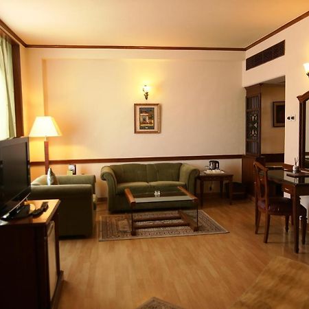 Hotel President Jalandhar Ngoại thất bức ảnh